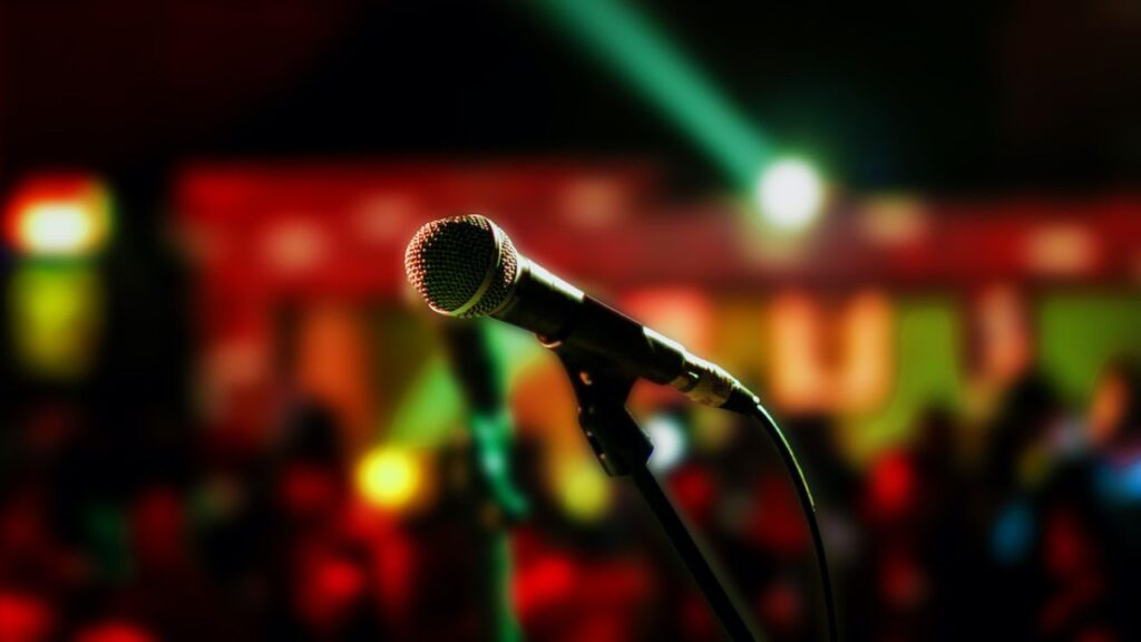 The Importance of Open Mics for Aspiring Comedians